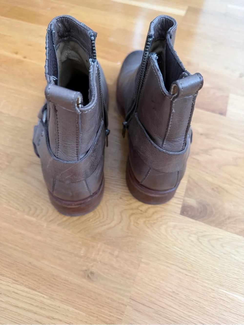 Frye Veronica Harness Chelsea Ankle Boots Womens Size 9 Leather Moto